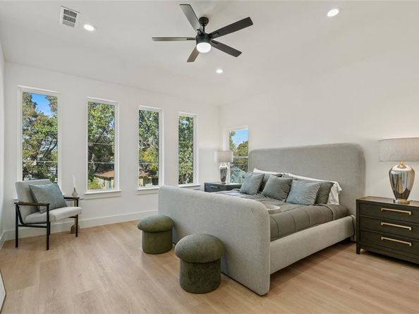 1720  Morris Street , Dallas Texas 75212