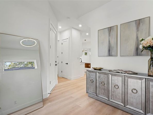 1720  Morris Street , Dallas Texas 75212