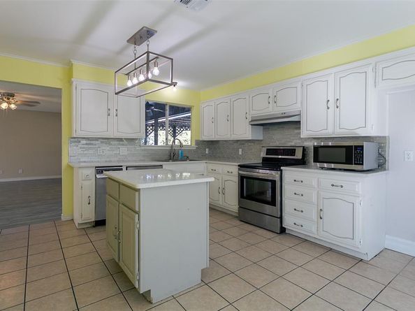 108  Haywood Drive , Benbrook Texas 76126