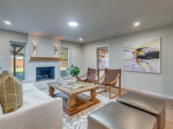 7761  La Cosa Drive , Dallas Texas 75248