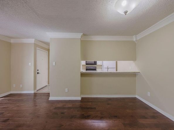 2200 E Trinity Mills Road  214, Carrollton Texas 75006