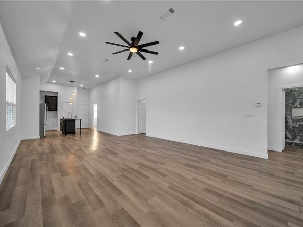 2406  Naoma Street , Dallas Texas 75241