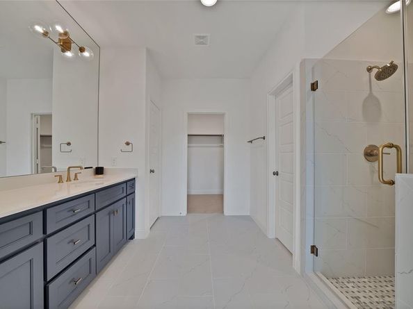 336  Nursery Lane , Fort Worth Texas 76114