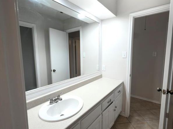 1307  Glassboro Circle , Arlington Texas 76015