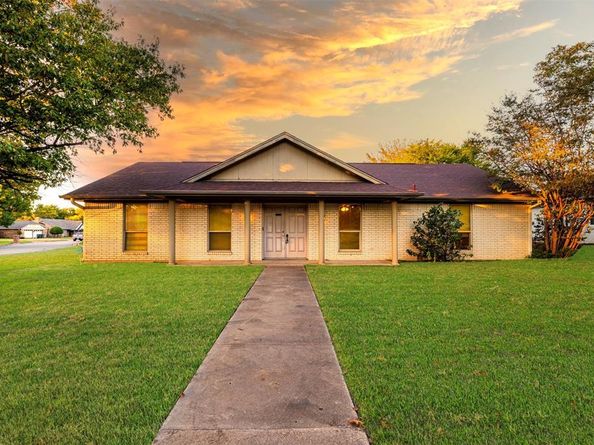 1307  Glassboro Circle , Arlington Texas 76015