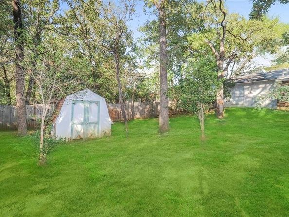 5706  Guildwood Drive , Arlington Texas 76017