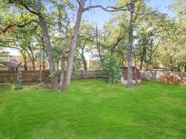 5706  Guildwood Drive , Arlington Texas 76017