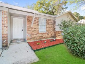 5706  Guildwood Drive , Arlington Texas 76017