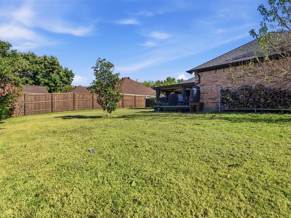 1116  Wilderness Trail , Crowley Texas 76036