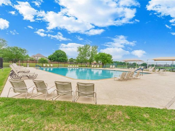 1116  Wilderness Trail , Crowley Texas 76036