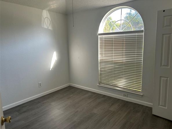 1733  Sheffield Drive , Garland Texas 75040