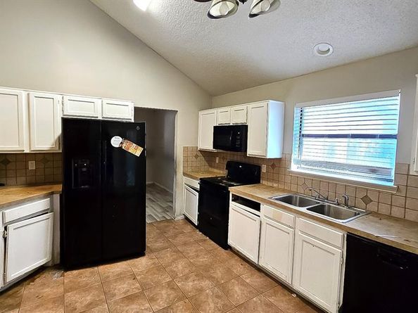 404  Lemon Drive , Arlington Texas 76018