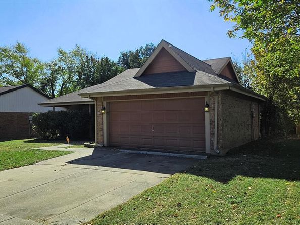 404  Lemon Drive , Arlington Texas 76018