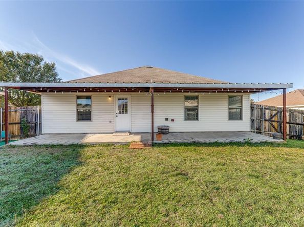 1112  Day Dream Drive , Fort Worth Texas 76052