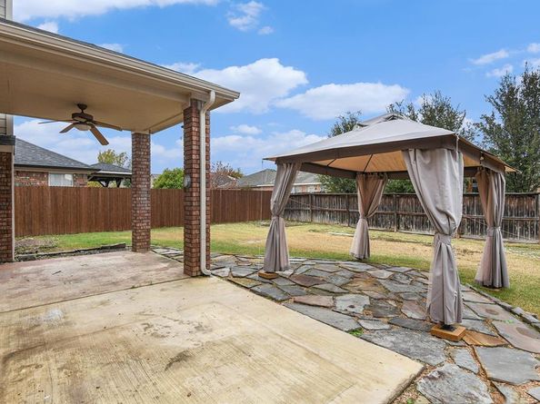 9025  Winding River Drive , Fort Worth Texas 76118