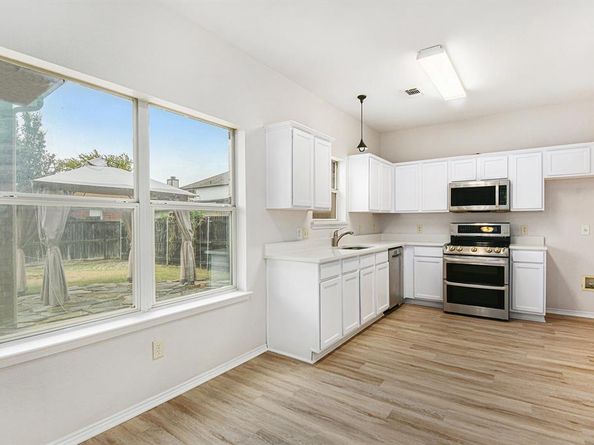 9025  Winding River Drive , Fort Worth Texas 76118