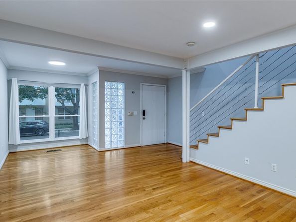 4122  Travis Street  13, Dallas Texas 75204