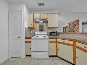 1405  Glenwillow Drive , Arlington Texas 76018