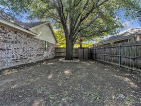 1405  Glenwillow Drive , Arlington Texas 76018