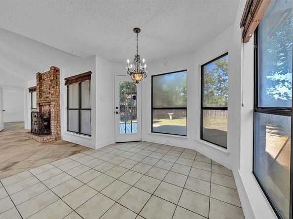 1405  Glenwillow Drive , Arlington Texas 76018