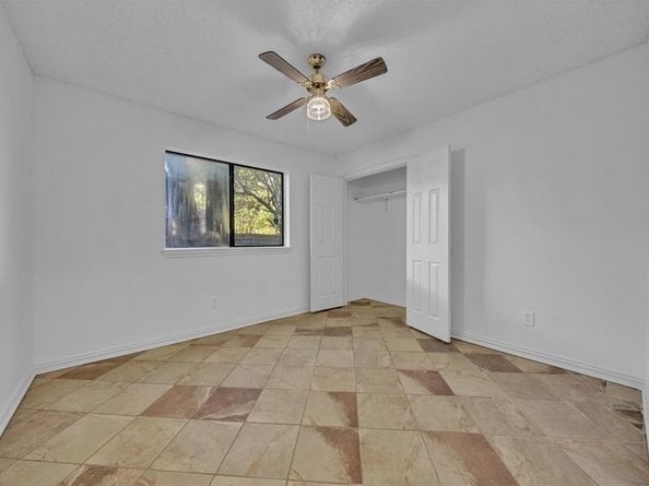 1405  Glenwillow Drive , Arlington Texas 76018
