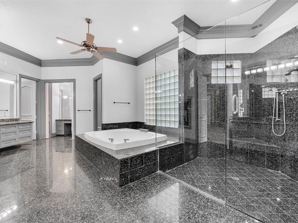 1813  Richlen Way , Duncanville Texas 75115