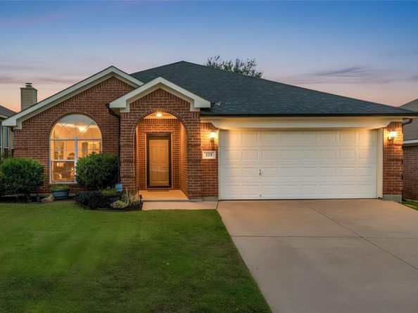329  Shadow Grass Avenue , Fort Worth Texas 76120