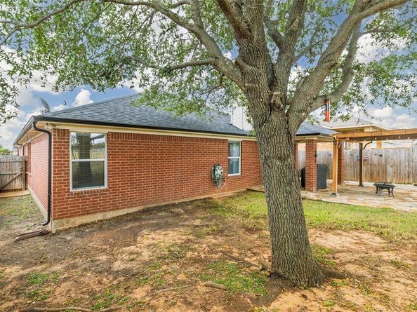 329  Shadow Grass Avenue , Fort Worth Texas 76120