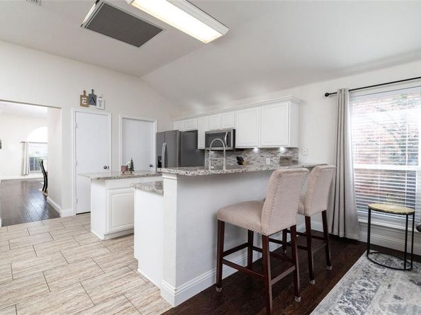 329  Shadow Grass Avenue , Fort Worth Texas 76120