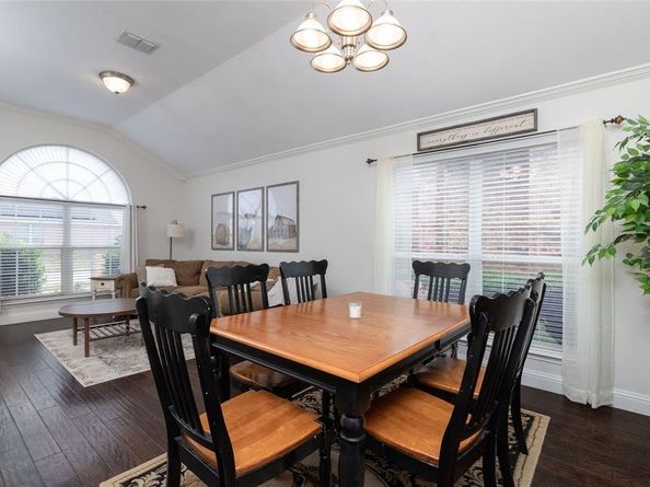 329  Shadow Grass Avenue , Fort Worth Texas 76120