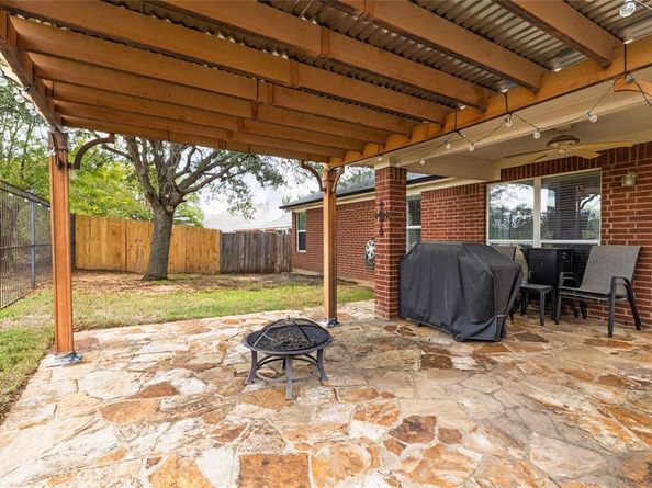 329  Shadow Grass Avenue , Fort Worth Texas 76120