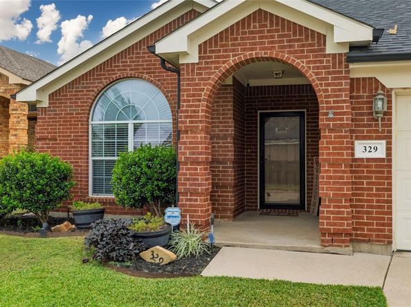 329  Shadow Grass Avenue , Fort Worth Texas 76120