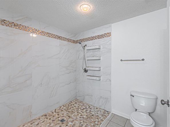 620  Gwyndellons Lane , Grand Prairie Texas 75052