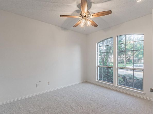 620  Gwyndellons Lane , Grand Prairie Texas 75052