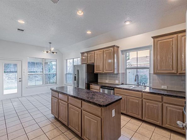 620  Gwyndellons Lane , Grand Prairie Texas 75052