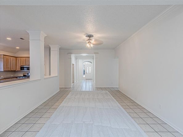 620  Gwyndellons Lane , Grand Prairie Texas 75052