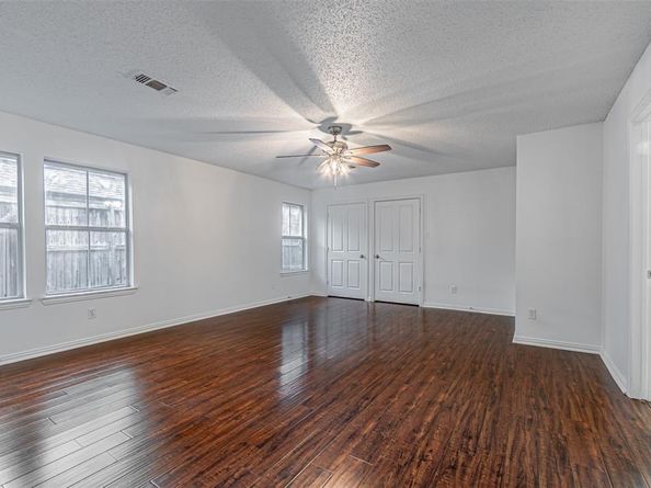 620  Gwyndellons Lane , Grand Prairie Texas 75052