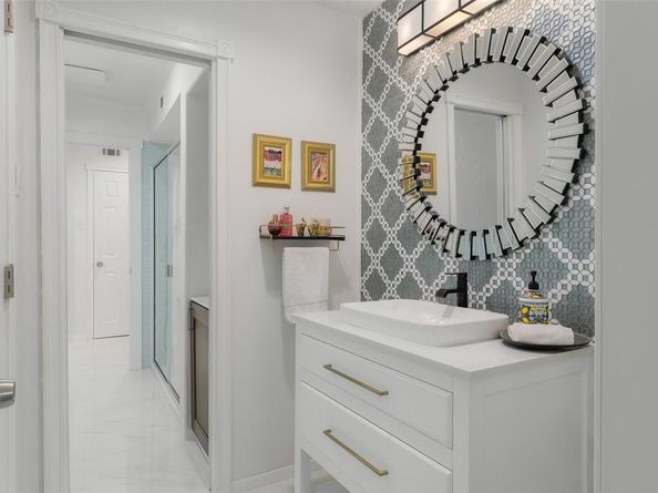 7148  Roundrock Road , Dallas Texas 75248