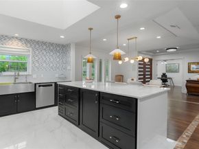 7148  Roundrock Road , Dallas Texas 75248