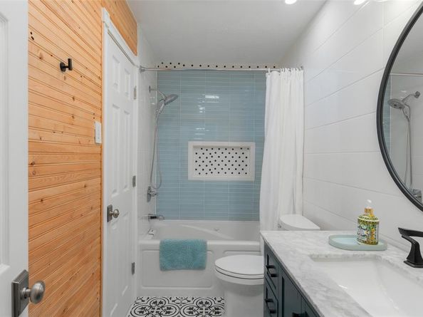 7148  Roundrock Road , Dallas Texas 75248