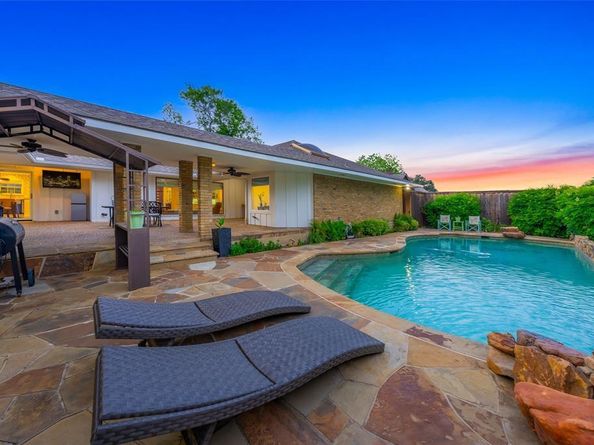 7148  Roundrock Road , Dallas Texas 75248