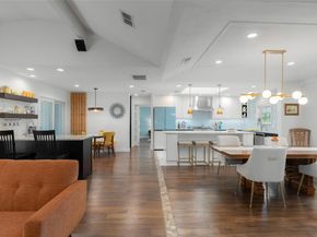 7148  Roundrock Road , Dallas Texas 75248