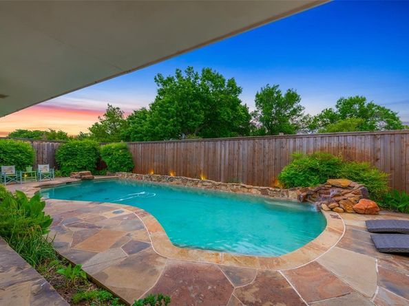 7148  Roundrock Road , Dallas Texas 75248