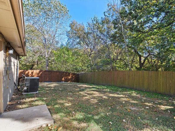 2914  Victorian Forest Drive , Dallas Texas 75227