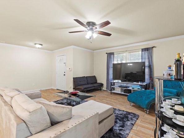 2914  Victorian Forest Drive , Dallas Texas 75227