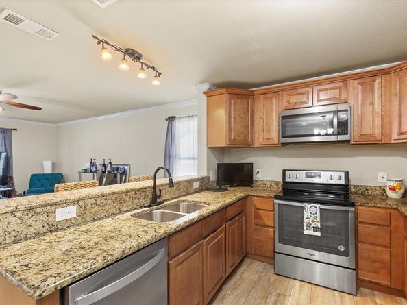 2914  Victorian Forest Drive , Dallas Texas 75227