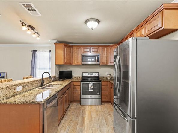 2914  Victorian Forest Drive , Dallas Texas 75227