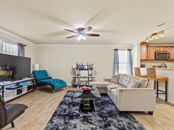 2914  Victorian Forest Drive , Dallas Texas 75227