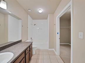 2305  Worthington Street  103, Dallas Texas 75204