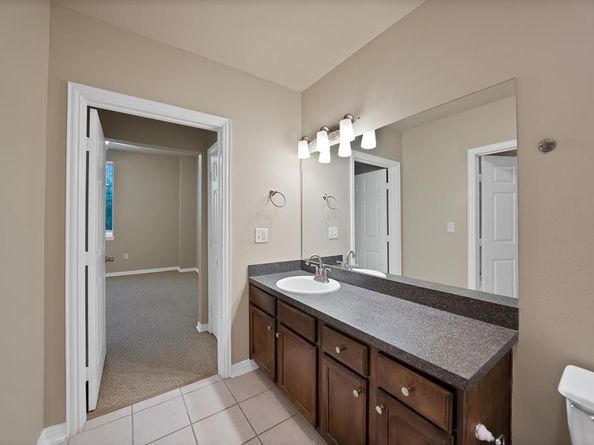 2305  Worthington Street  103, Dallas Texas 75204